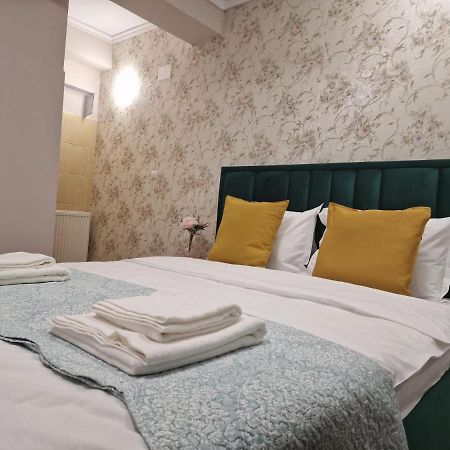 Laroka House Beautiful Apartment Universitate Center ブカレスト エクステリア 写真