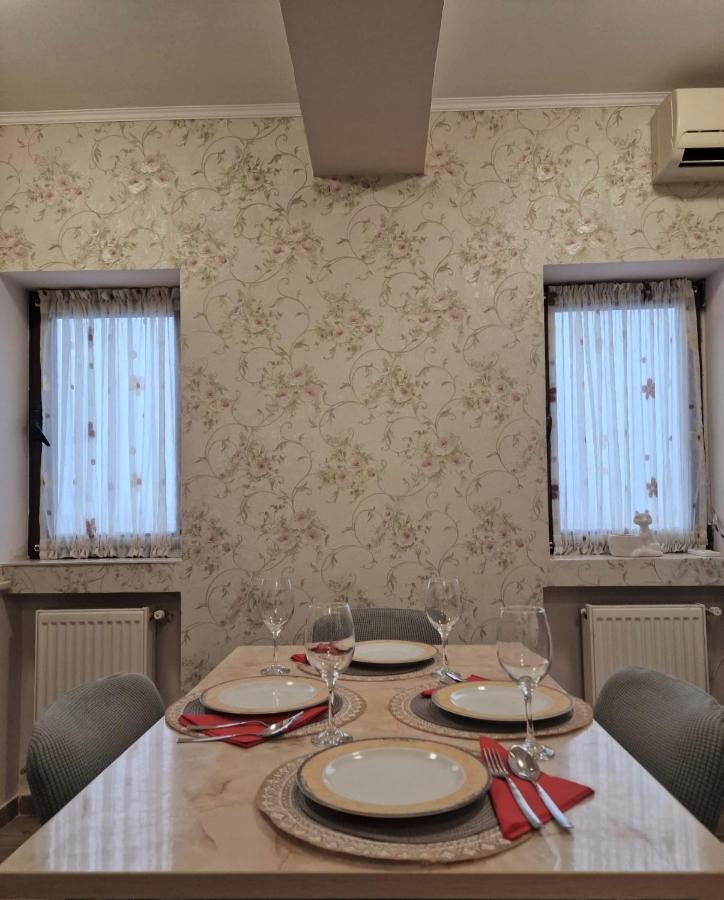Laroka House Beautiful Apartment Universitate Center ブカレスト エクステリア 写真
